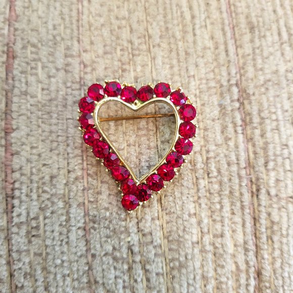 Vintage Rhinestone Red Heart Brooch and Earrings Set - Picture 5 of 7
